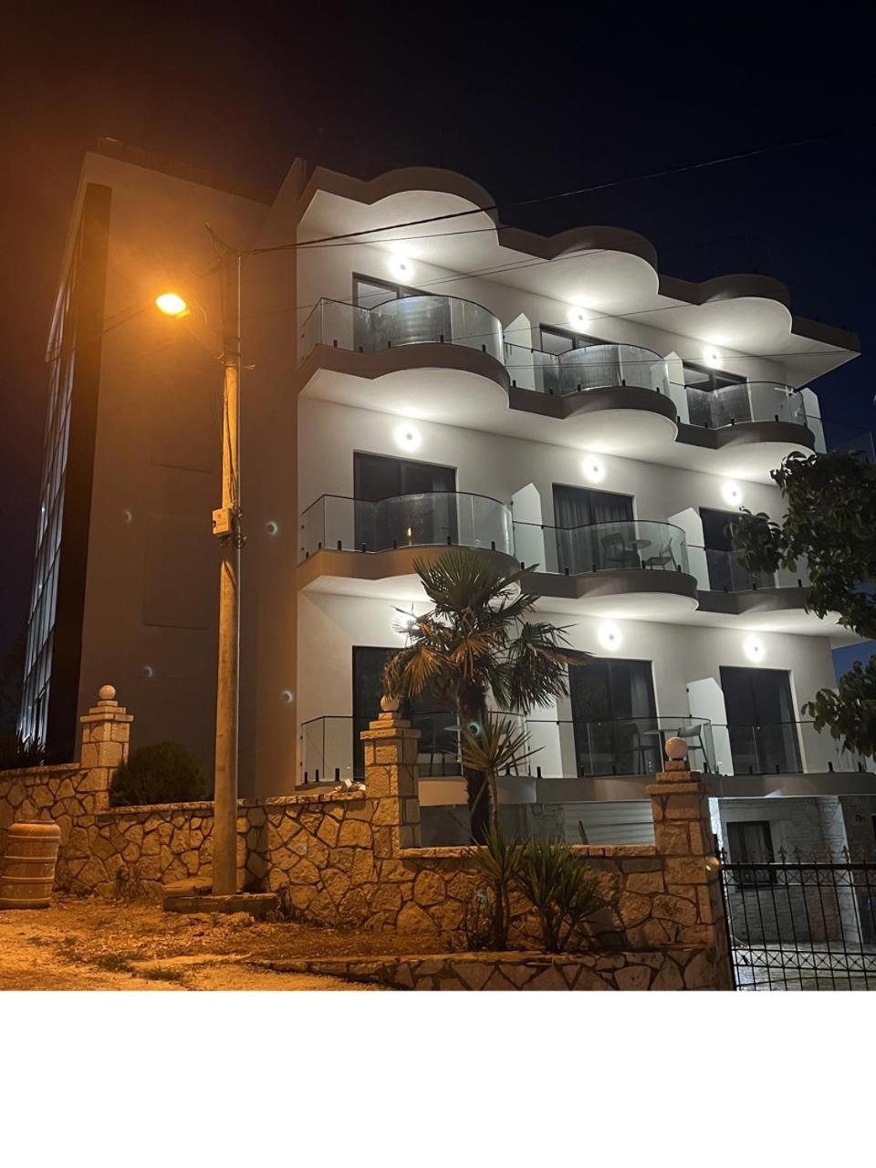 Belsar Hotel Ксамил Екстериор снимка